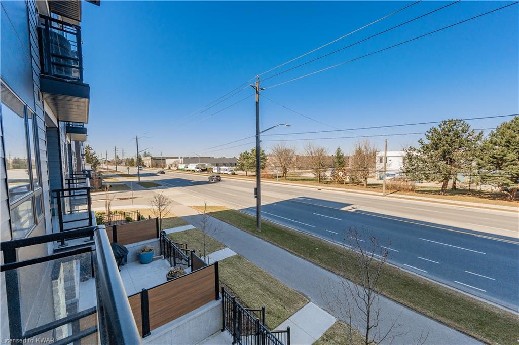 251 NORTHFIELD Drive E Unit# 216, Waterloo, Ontario, Canada