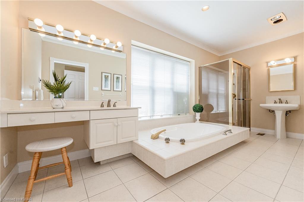 237 OLD ABBEY Road, Waterloo, Ontario, Canada