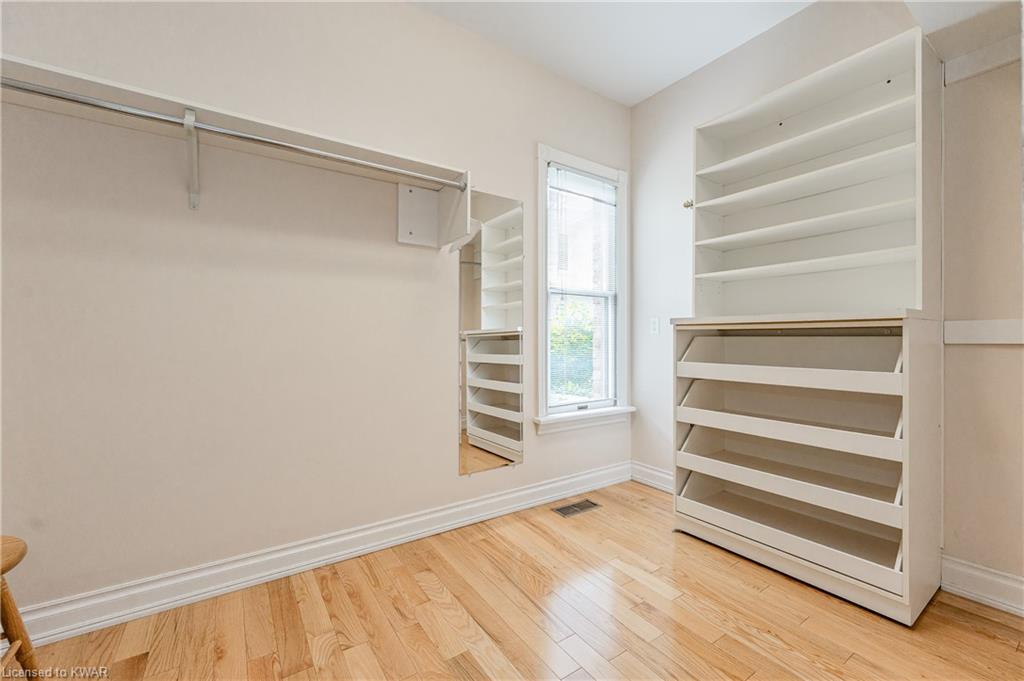 237 OLD ABBEY Road, Waterloo, Ontario, Canada