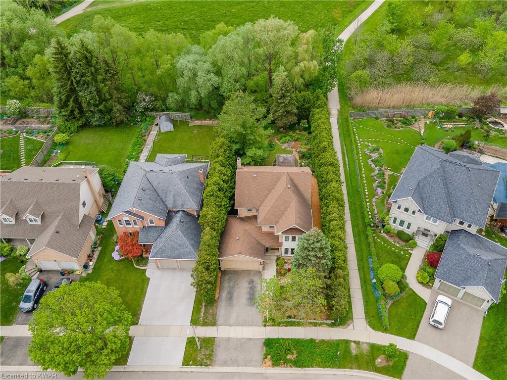 166 LENNOX Crescent, Kitchener, Ontario, Canada