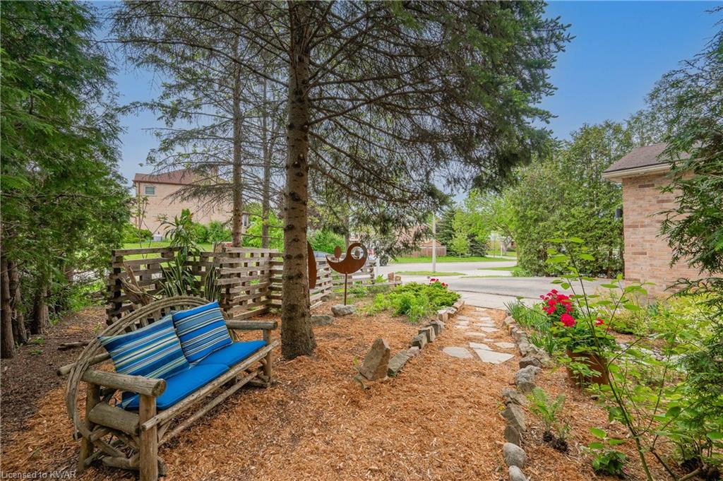 166 LENNOX Crescent, Kitchener, Ontario, Canada