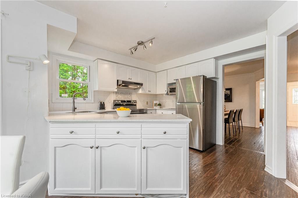 166 LENNOX Crescent, Kitchener, Ontario, Canada