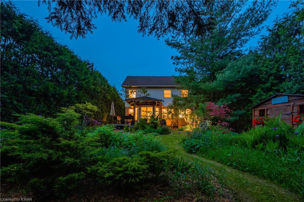 166 LENNOX Crescent, Kitchener, Ontario, Canada