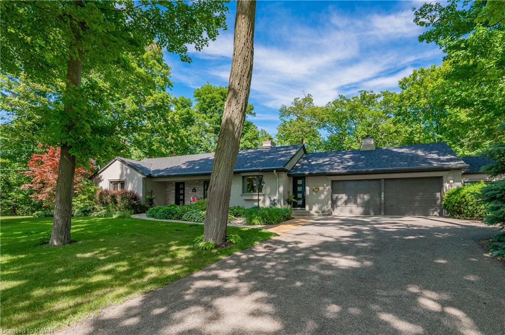 390 PINNACLE Drive, Kitchener, Ontario, Canada