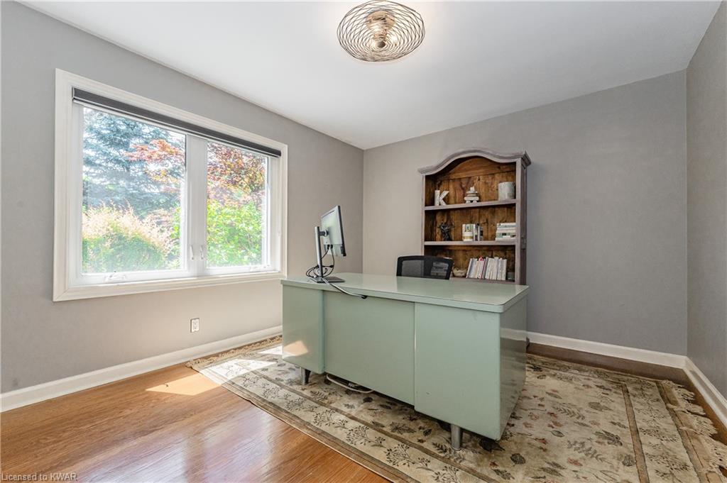 390 PINNACLE Drive, Kitchener, Ontario, Canada