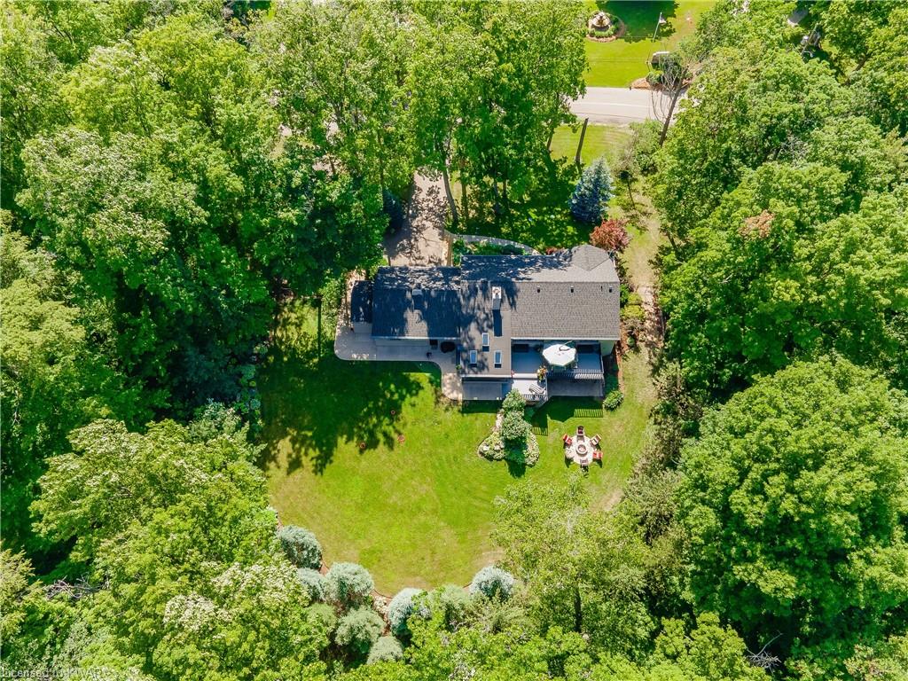 390 PINNACLE Drive, Kitchener, Ontario, Canada