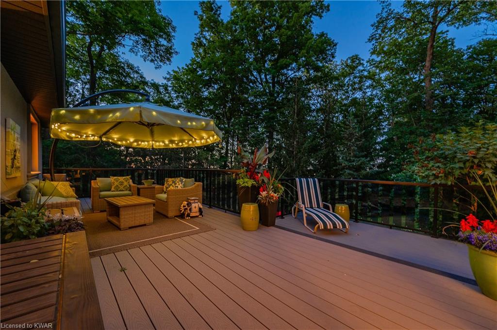 390 PINNACLE Drive, Kitchener, Ontario, Canada