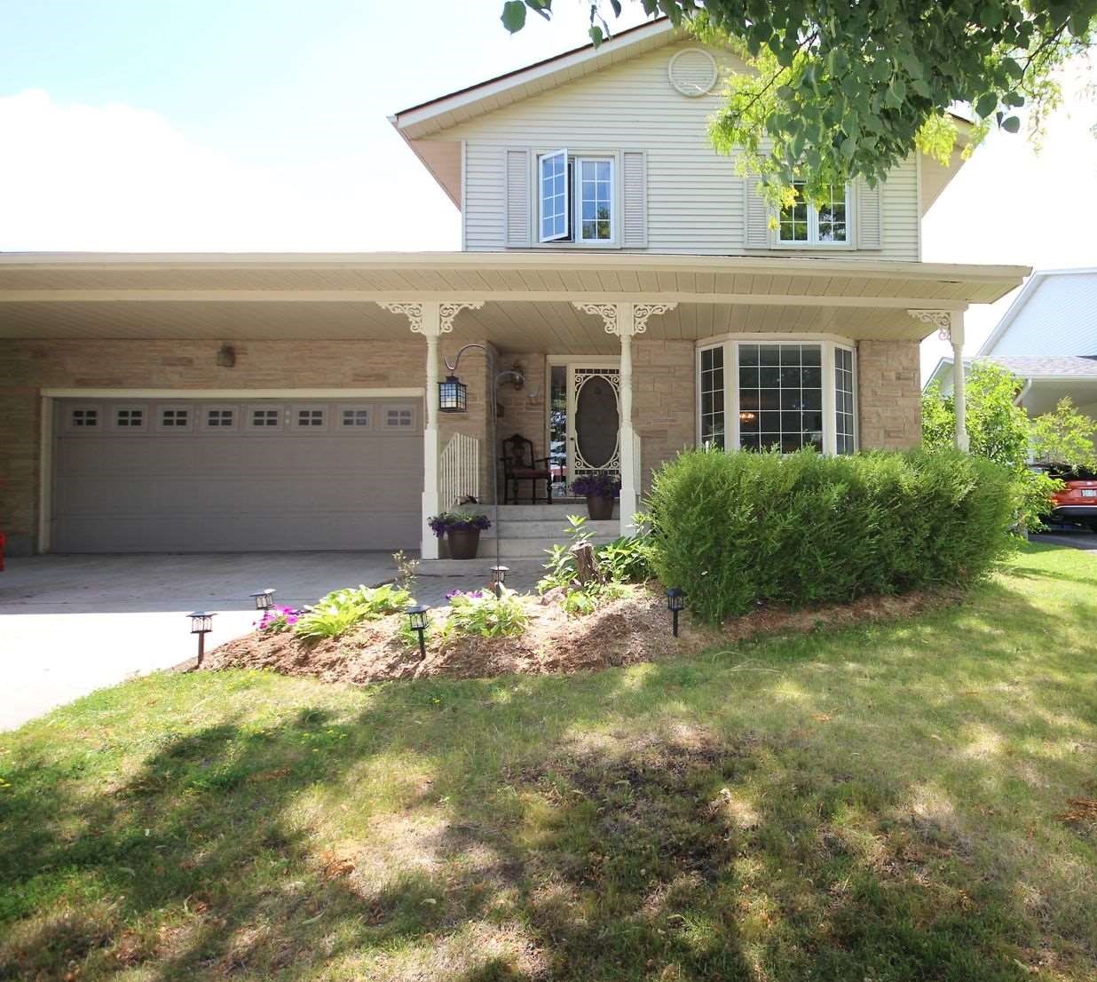 11 Douglas Avenue, Kingston Ontario, Canada