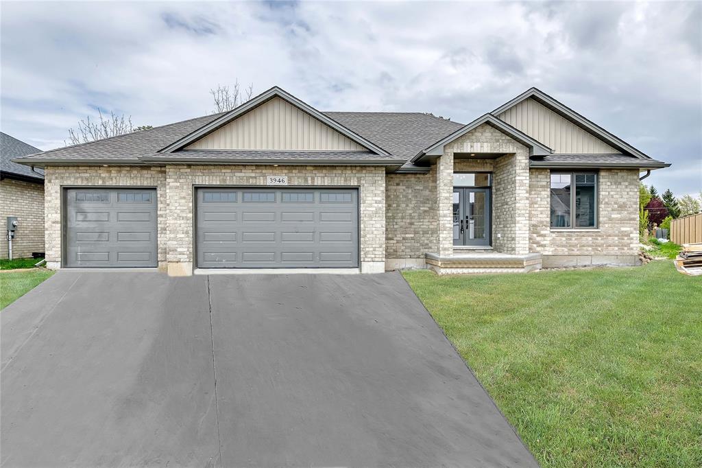 3946 ARIE Court, Plympton-Wyoming Ontario, Canada