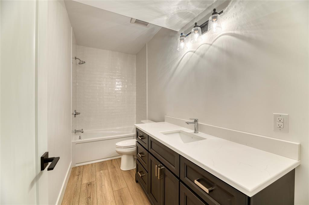 72 MAC HENRY Street, Lambton Shores Ontario, Canada