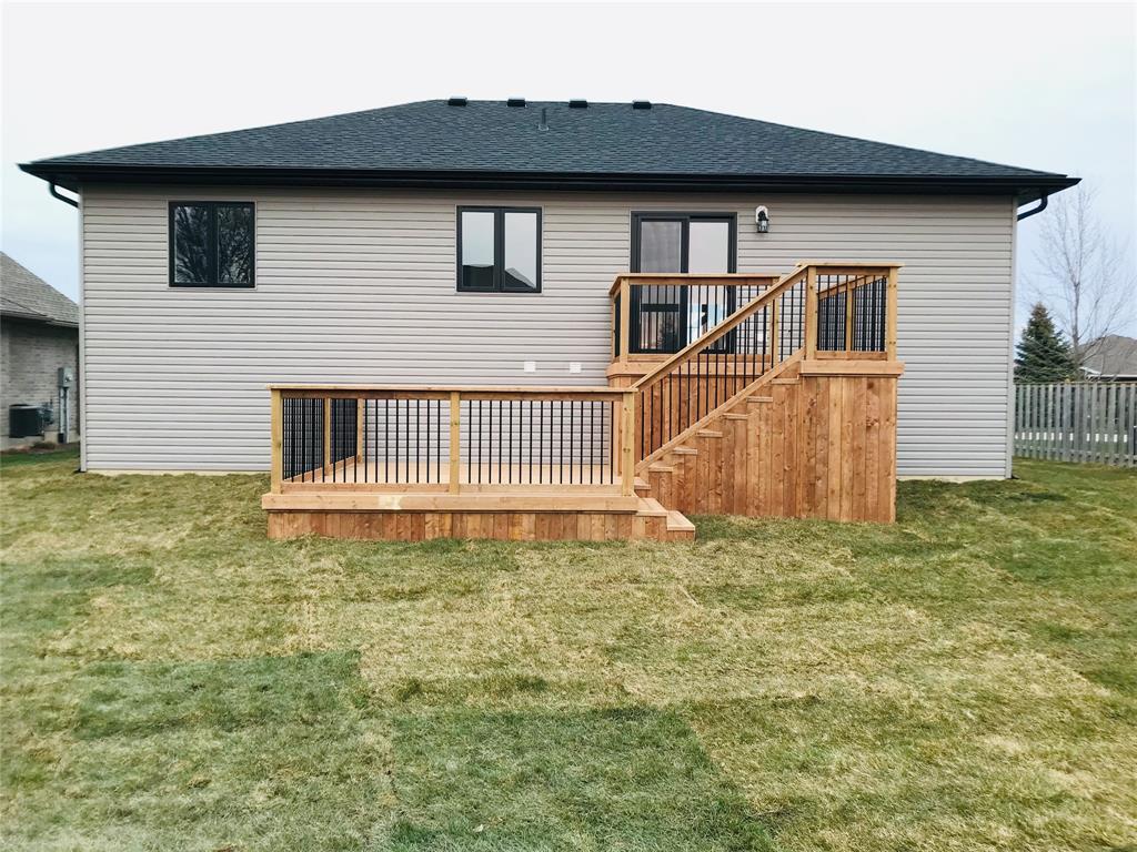 72 MAC HENRY Street, Lambton Shores Ontario, Canada