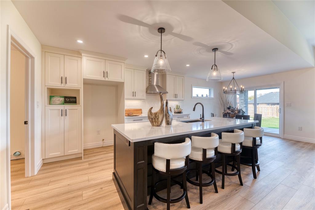 6803 GRIFFIN Drive, Plympton-Wyoming, Ontario, Canada