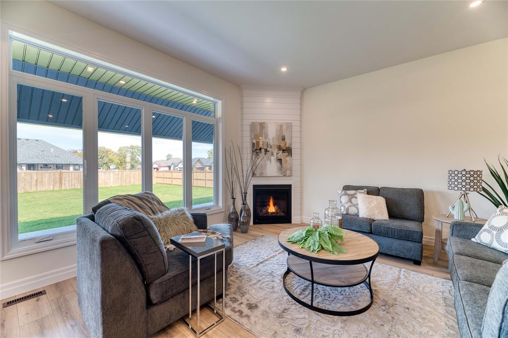 6803 GRIFFIN Drive, Plympton-Wyoming, Ontario, Canada