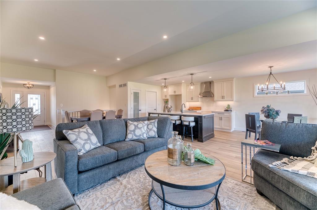 6803 GRIFFIN Drive, Plympton-Wyoming, Ontario, Canada