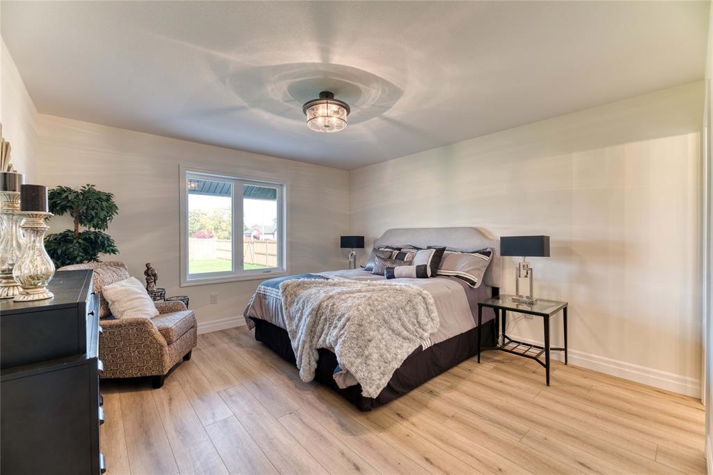 6803 GRIFFIN Drive, Plympton-Wyoming, Ontario, Canada