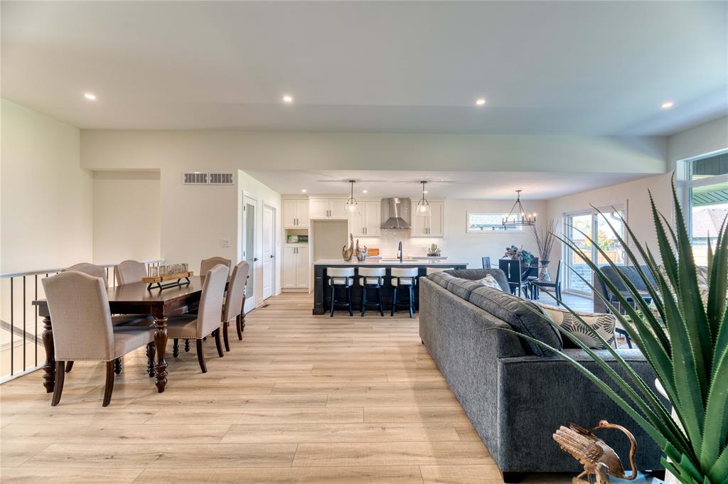 6803 GRIFFIN Drive, Plympton-Wyoming, Ontario, Canada