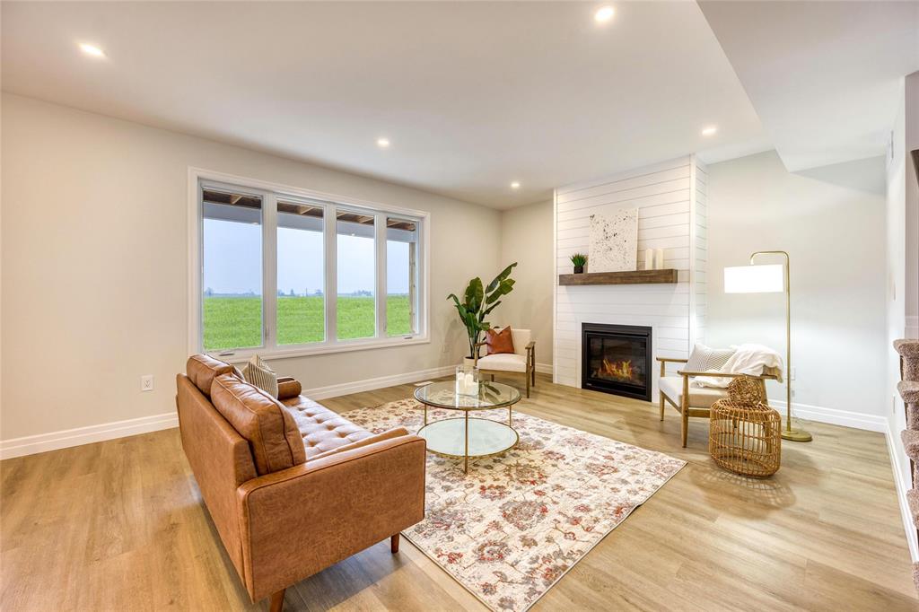 628 SWEETBAY Crescent, Sarnia, Ontario, Canada