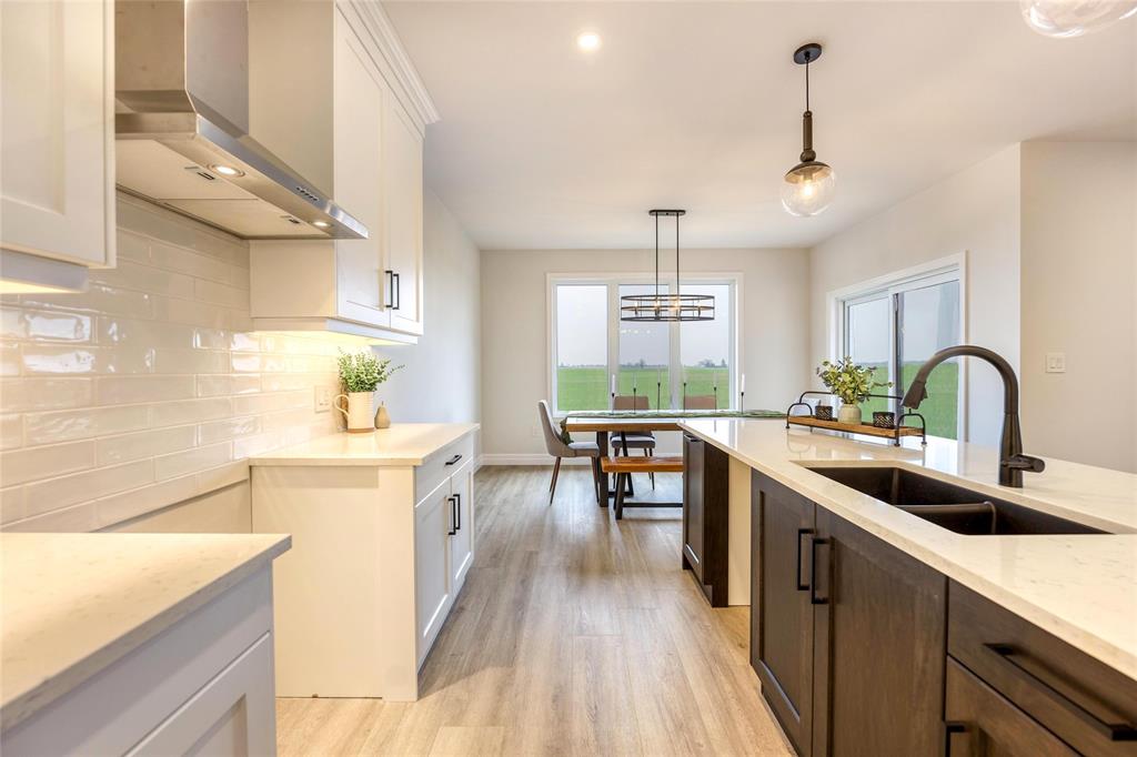 628 SWEETBAY Crescent, Sarnia, Ontario, Canada