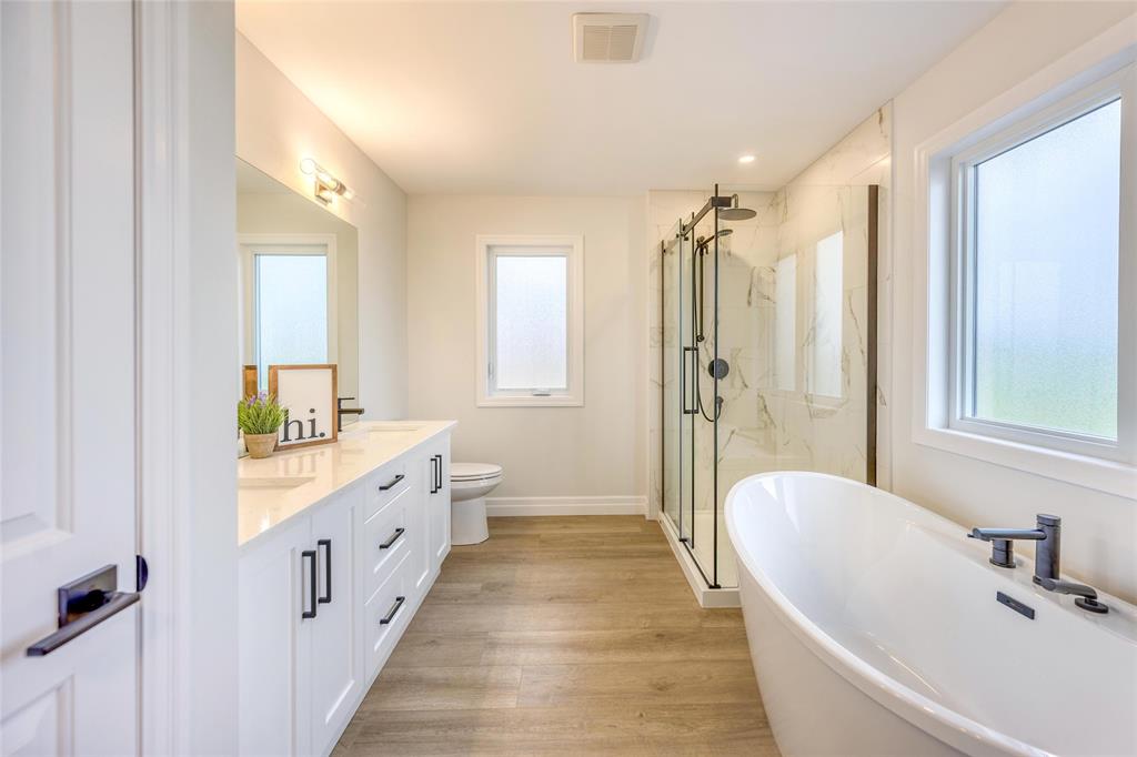 628 SWEETBAY Crescent, Sarnia, Ontario, Canada