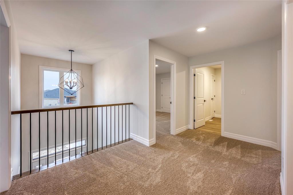 628 SWEETBAY Crescent, Sarnia, Ontario, Canada