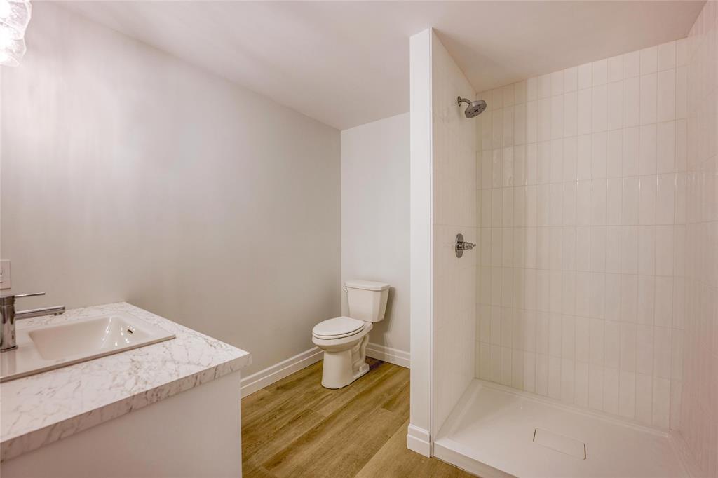 628 SWEETBAY Crescent, Sarnia, Ontario, Canada