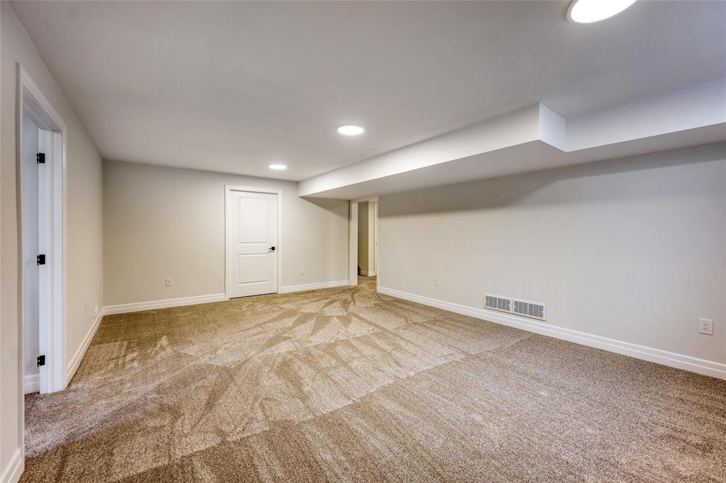 628 SWEETBAY Crescent, Sarnia, Ontario, Canada