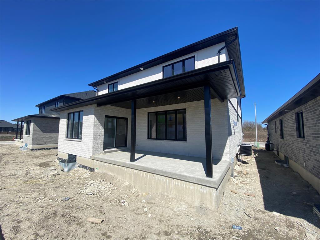 628 SWEETBAY Crescent, Sarnia, Ontario, Canada