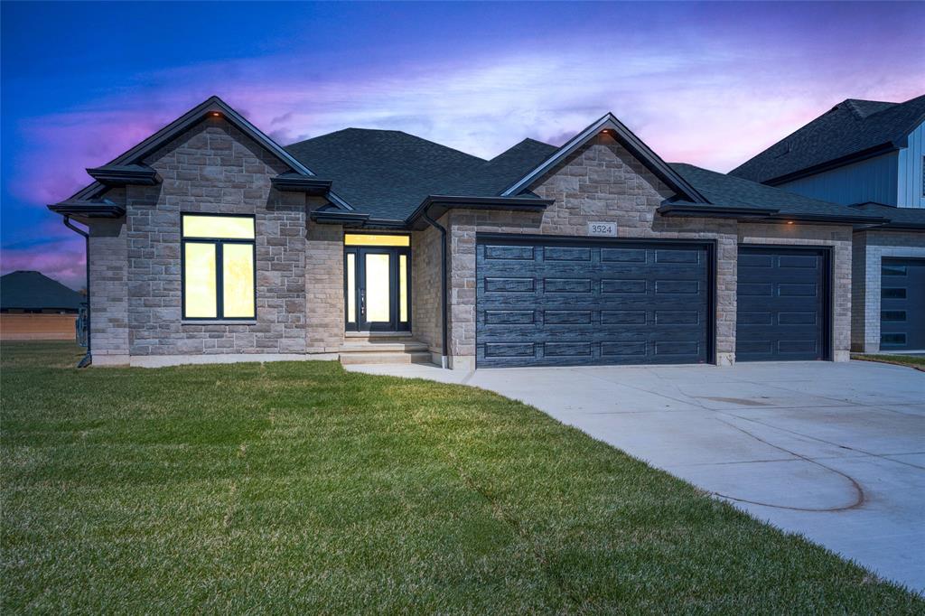 6711 SHAKER Lane, Plympton-Wyoming, Ontario, Canada photo 1