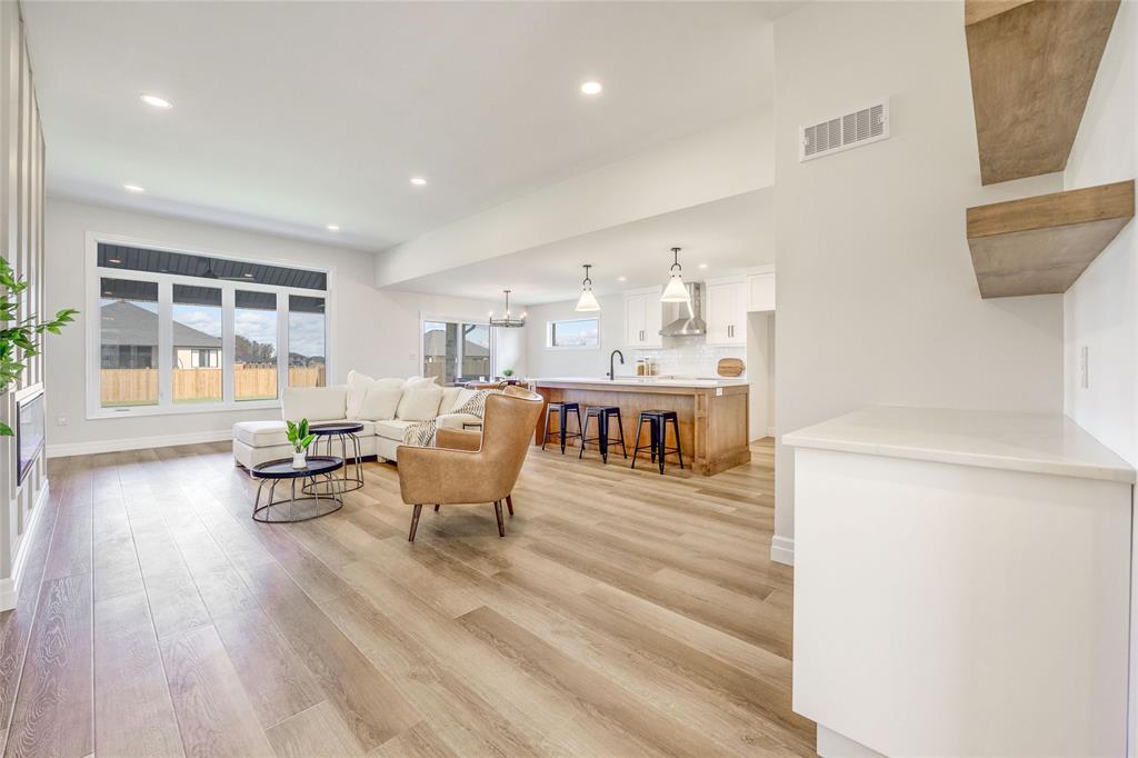 6711 SHAKER Lane, Plympton-Wyoming, Ontario, Canada photo 4