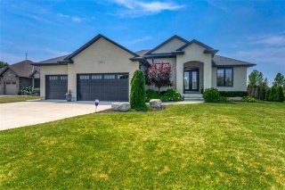 3695 EGREMONT Road, Plympton-Wyoming Ontario, Canada