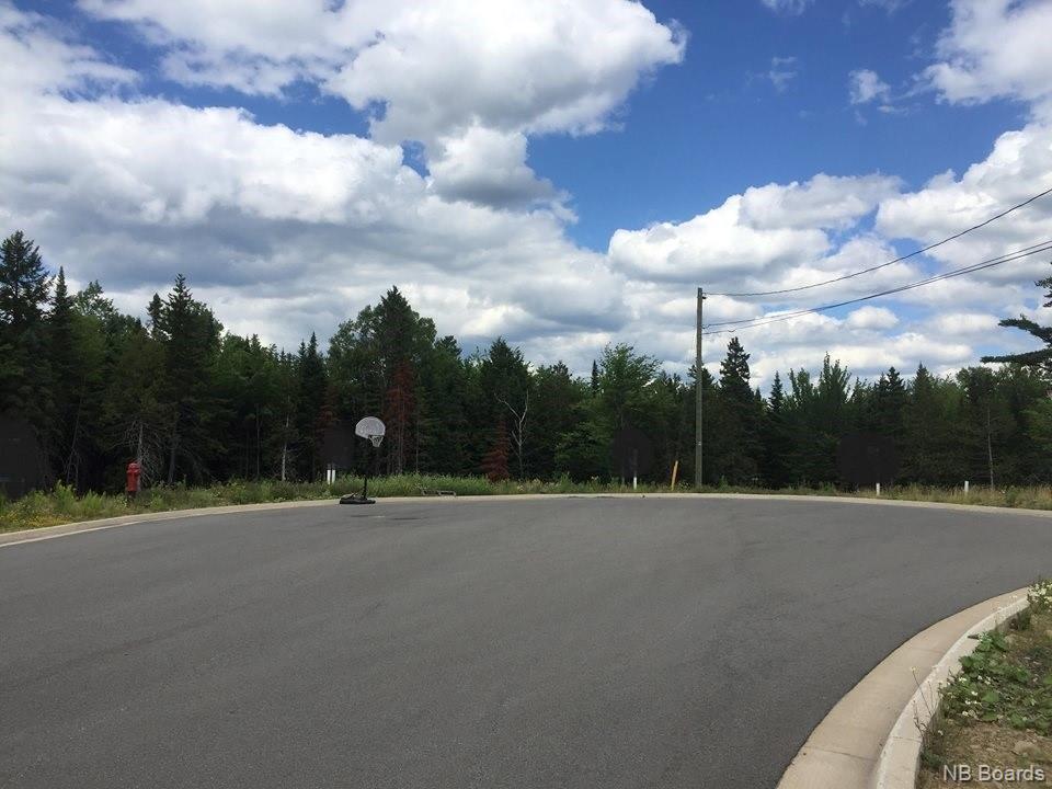 8 Cromford Court, Fredericton, New Brunswick, Canada