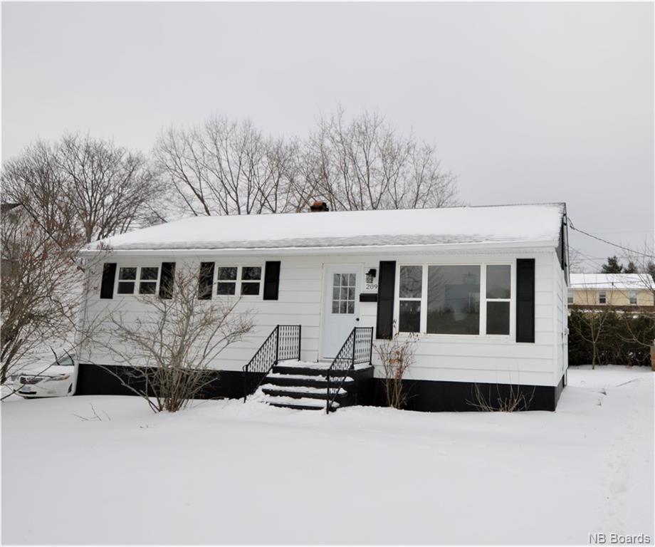 209 MacDonald Street, Fredericton New Brunswick, Canada