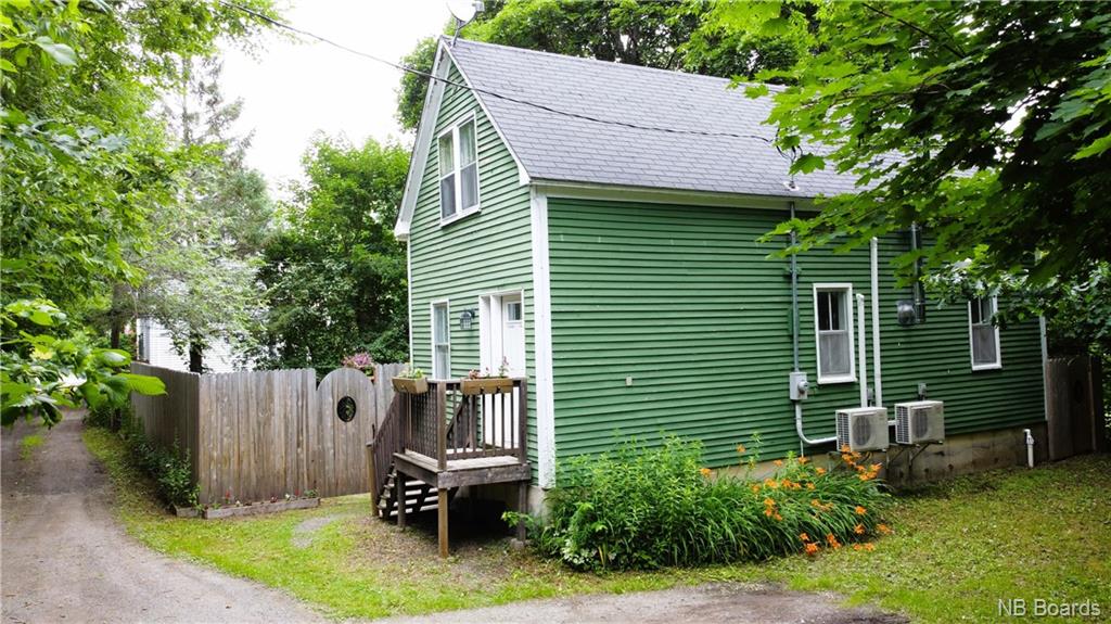 868 Charlotte Street, Fredericton, New Brunswick, Canada