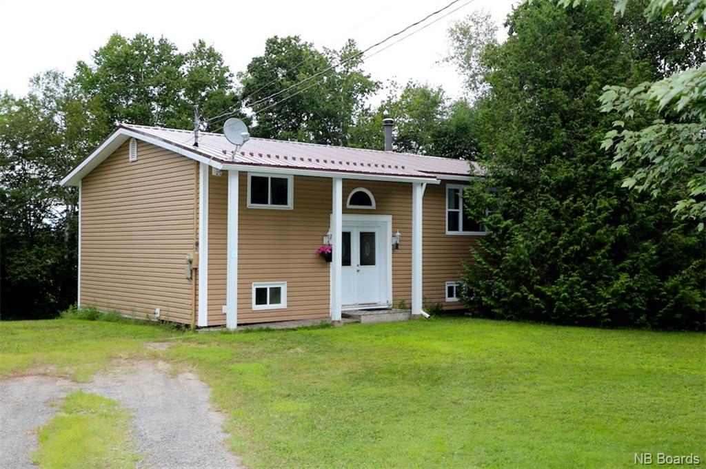 6 Barker Court, Lincoln, New Brunswick, Canada