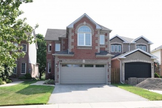 29 HEATHFIELD Crescent, Waterdown Ontario, Canada