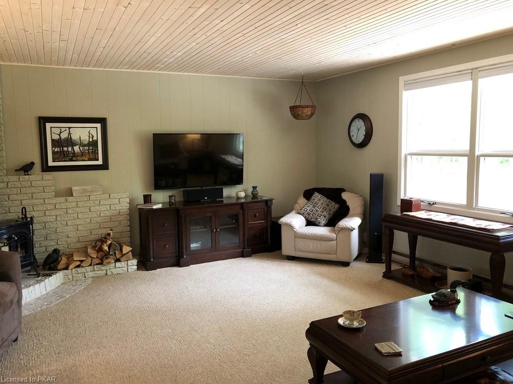 2390 JULIA SHORE Road E, Lakefield Ontario, Canada