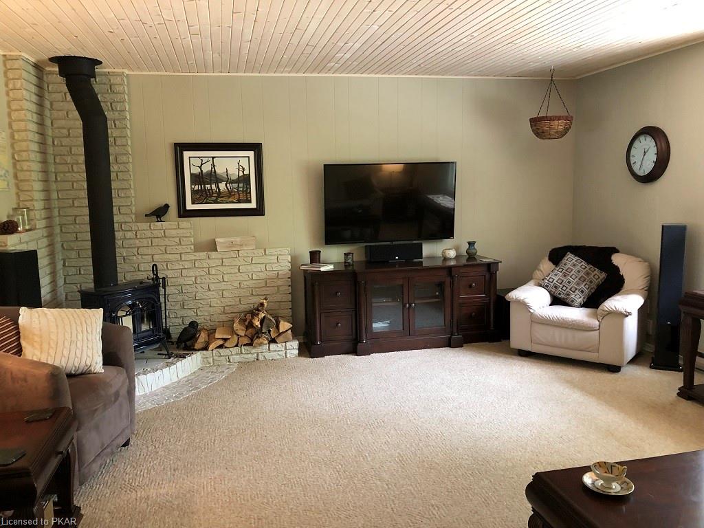2390 JULIA SHORE Road E, Lakefield Ontario, Canada