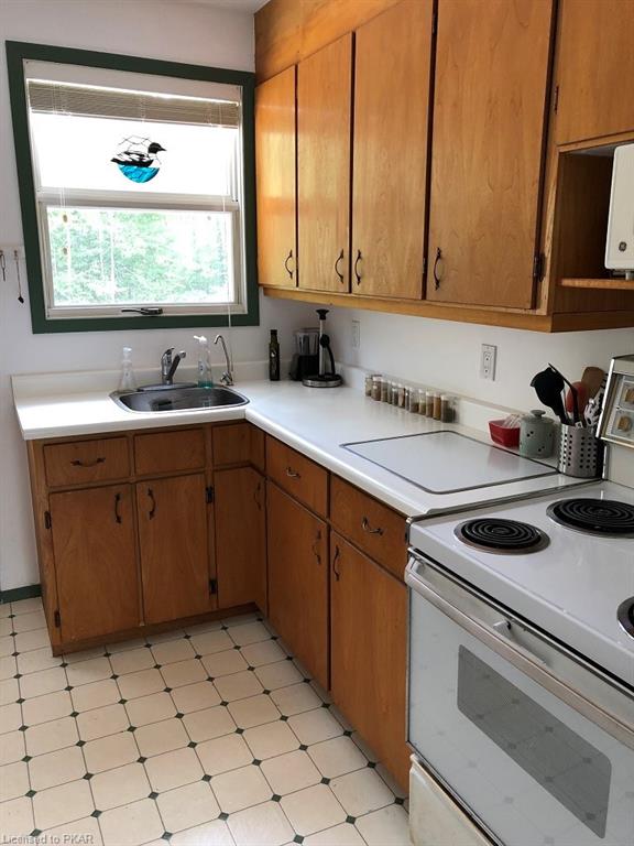 2390 JULIA SHORE Road E, Lakefield Ontario, Canada
