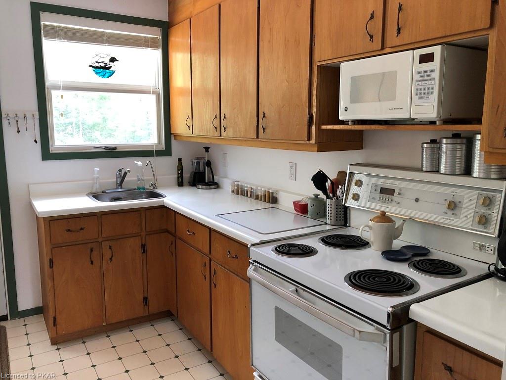 2390 JULIA SHORE Road E, Lakefield Ontario, Canada