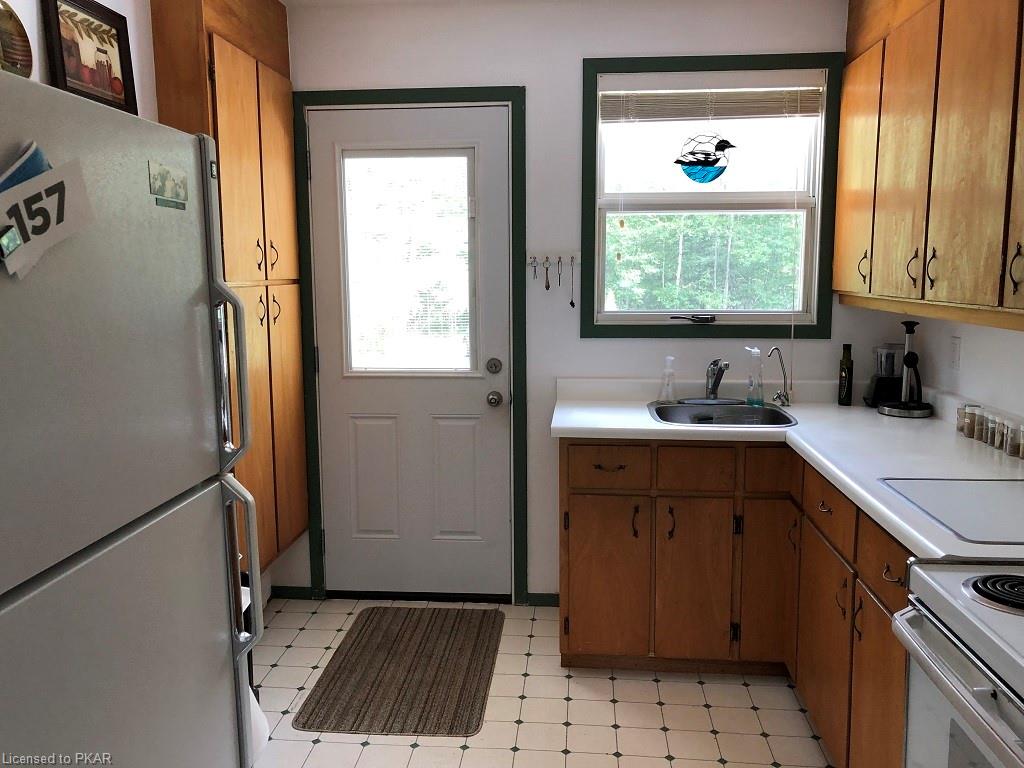 2390 JULIA SHORE Road E, Lakefield Ontario, Canada