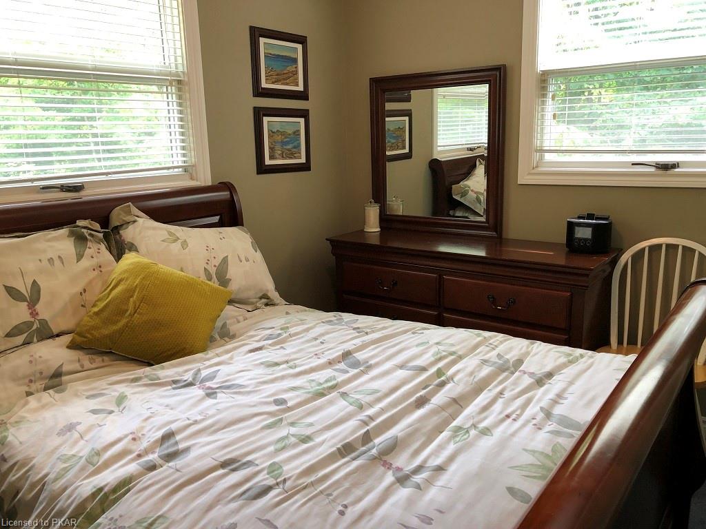 2390 JULIA SHORE Road E, Lakefield Ontario, Canada