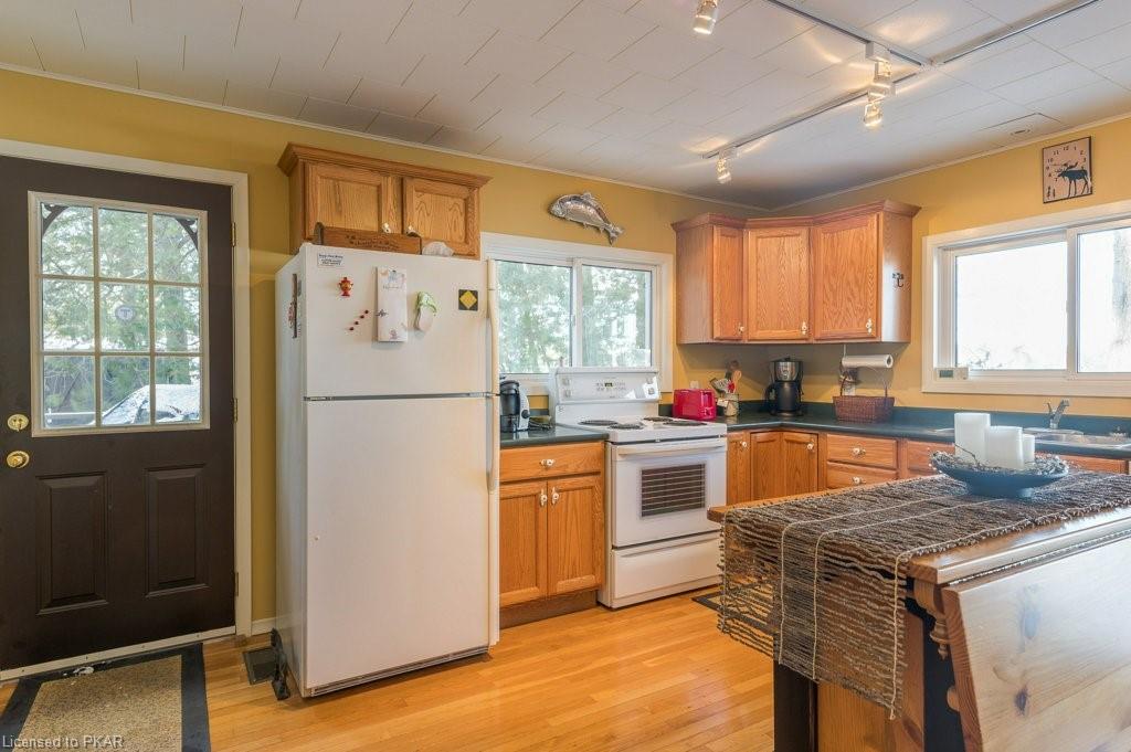 504 RISHOR Avenue, Lakefield Ontario, Canada