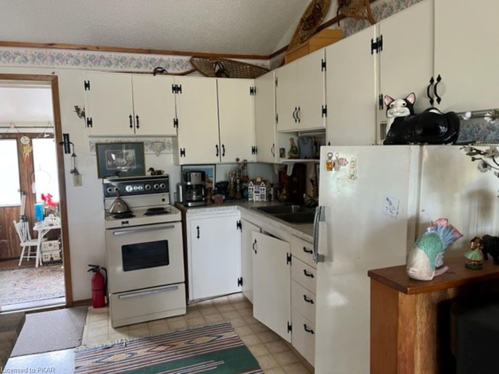 1710 SOUTH BAYSHORE RD W. Road, Douro-Dummer Township, Ontario, Canada