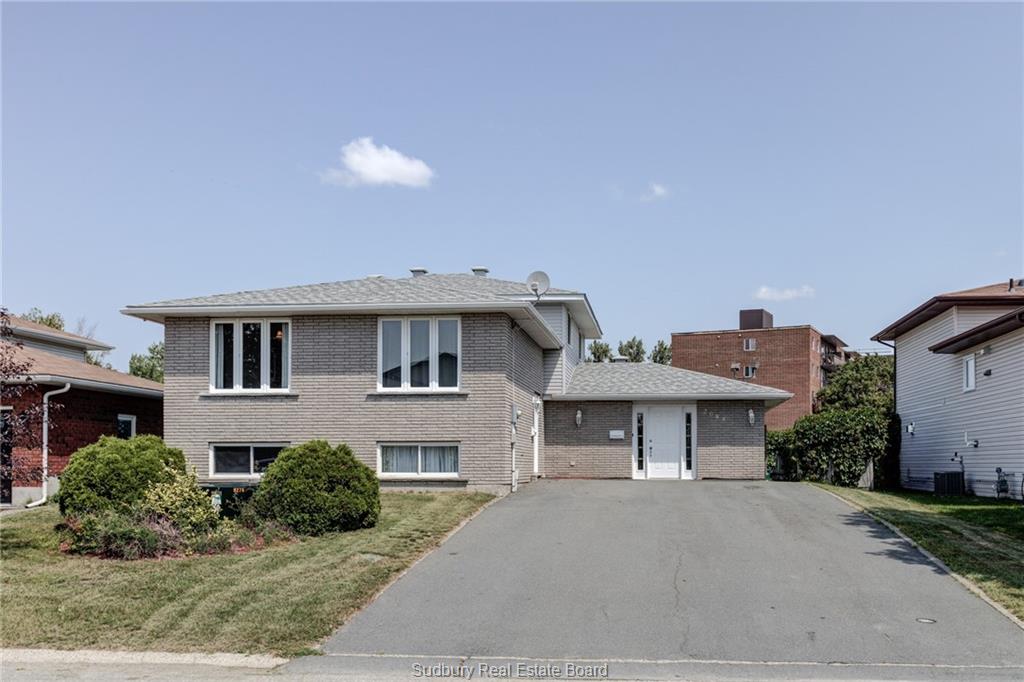 2084 Highgate Road, Sudbury, Ontario, Canada