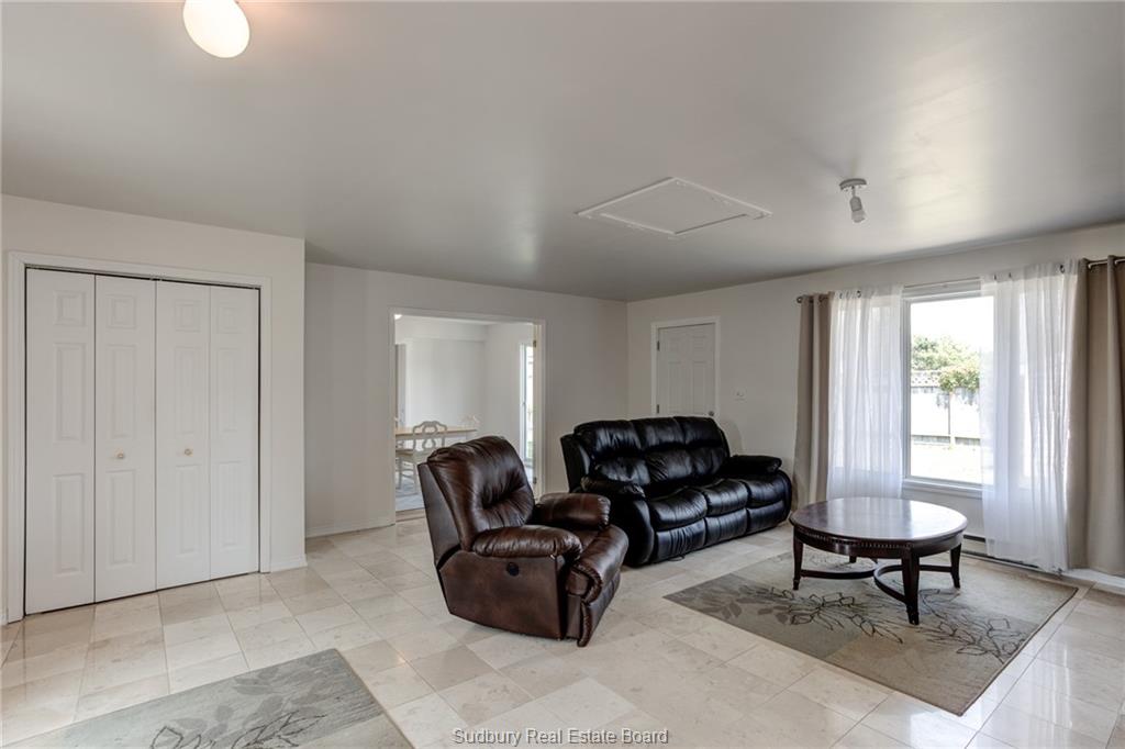 2084 Highgate Road, Sudbury, Ontario, Canada
