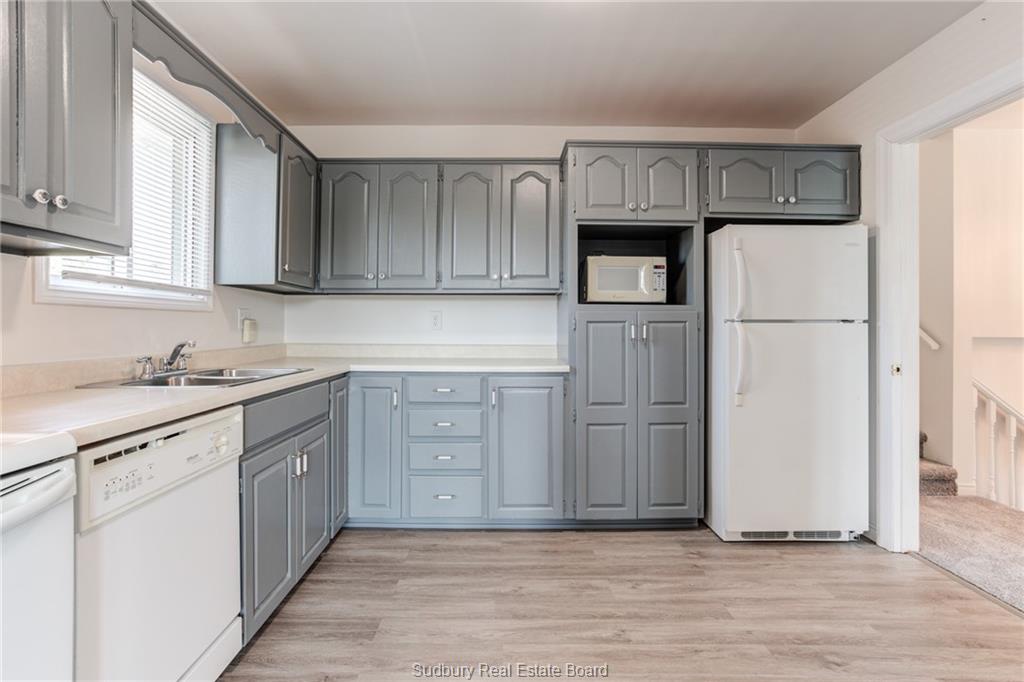 2084 Highgate Road, Sudbury, Ontario, Canada
