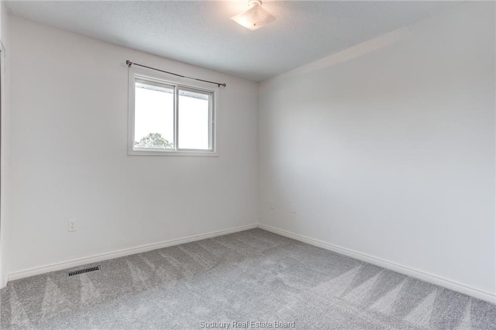 2084 Highgate Road, Sudbury, Ontario, Canada