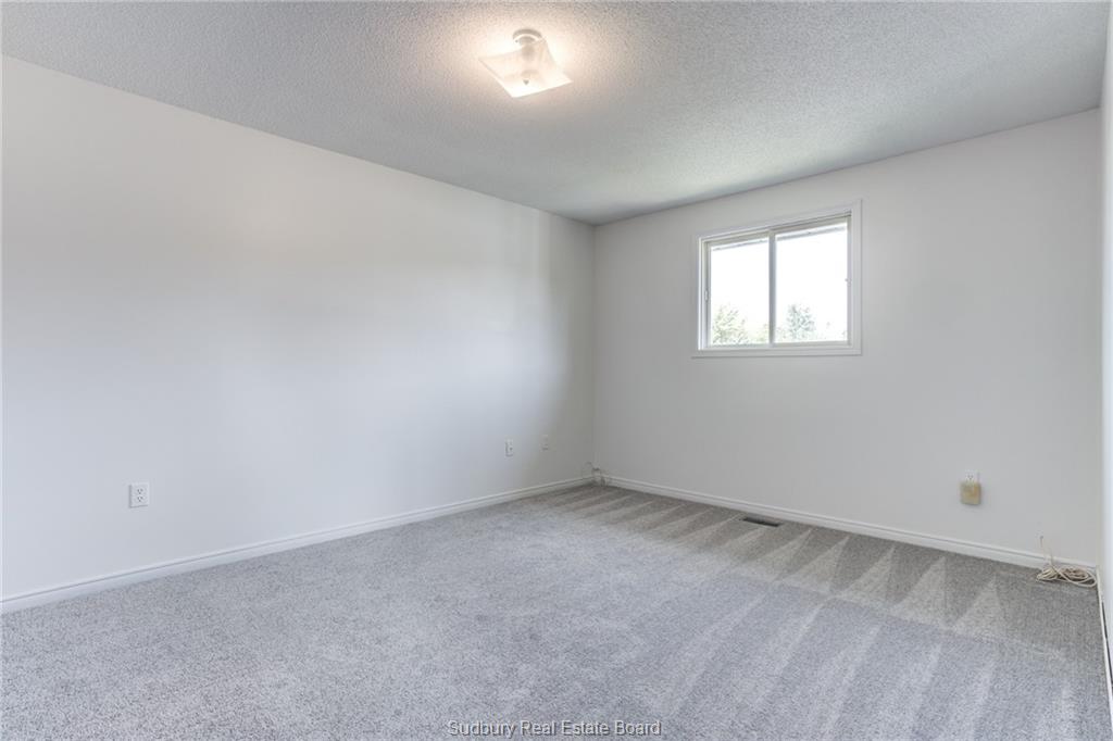 2084 Highgate Road, Sudbury, Ontario, Canada
