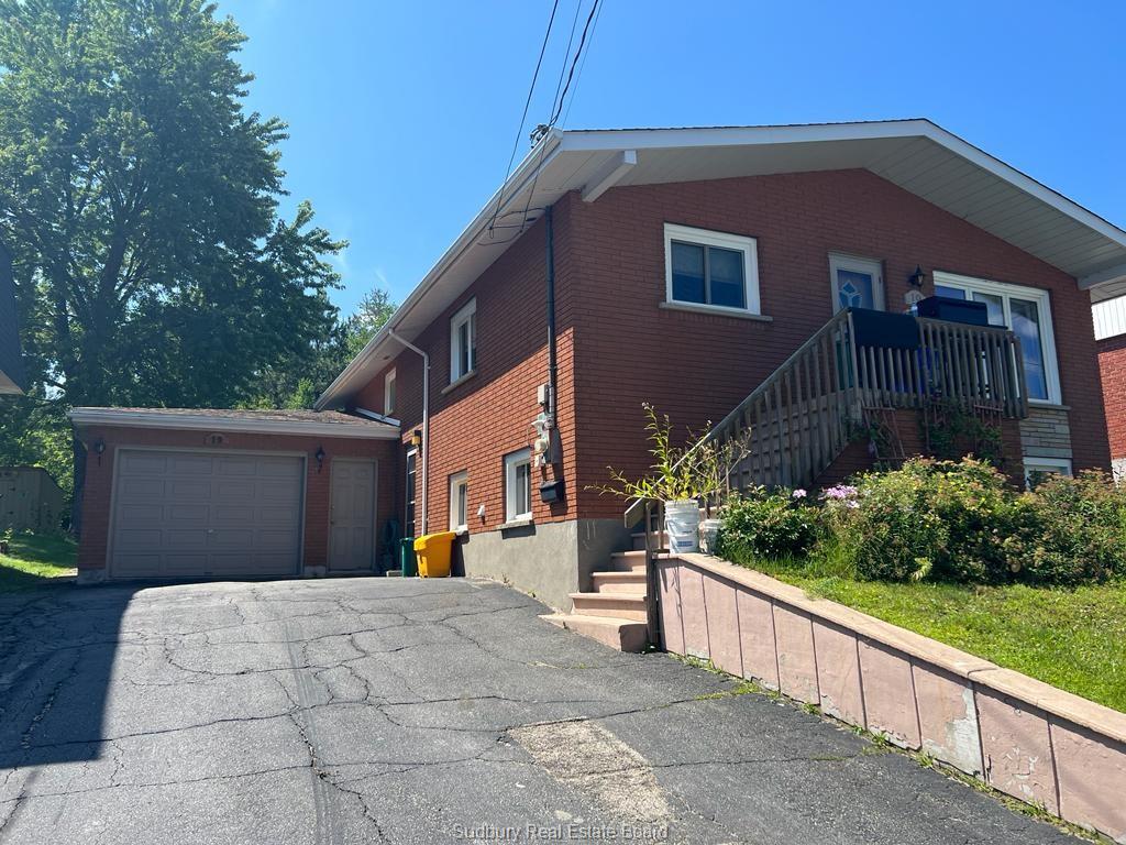 19 Snowdon Avenue, Sudbury Ontario, Canada