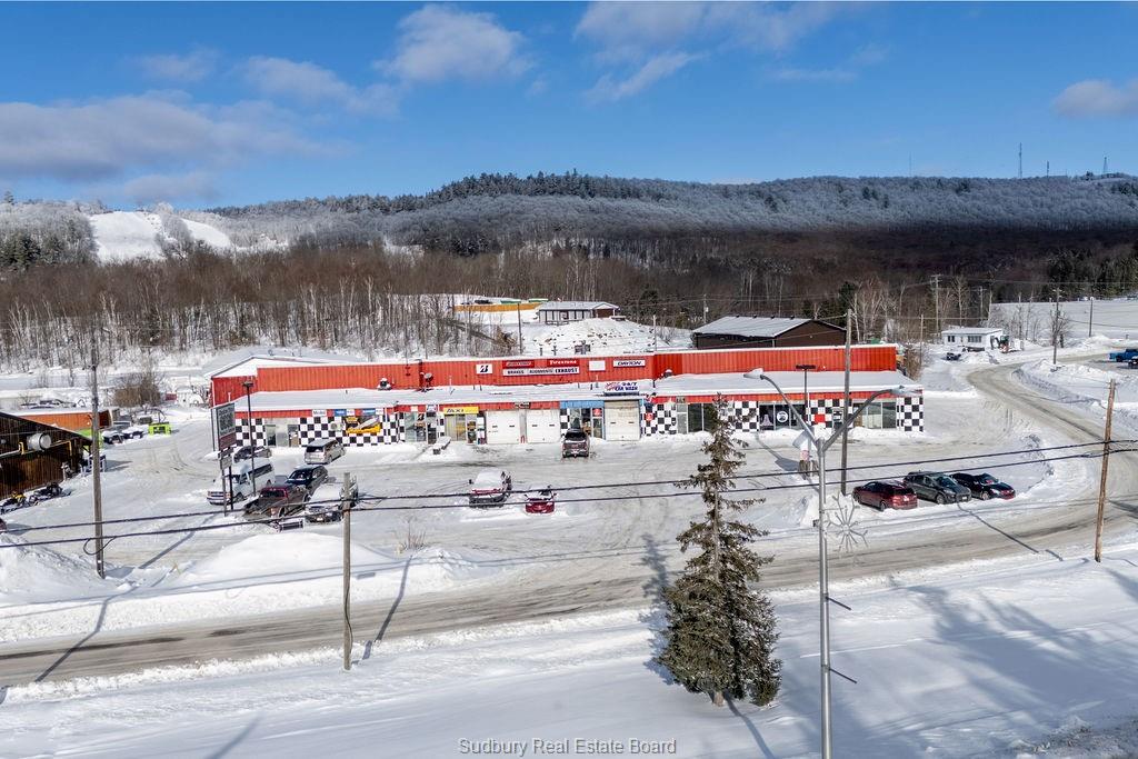 6 oakland avenue, Elliot Lake Ontario, Canada